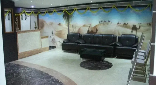 Abinand Grand Hotel, Rezerwuj Hotel Hotele w Telangana z parkingiem, Parking