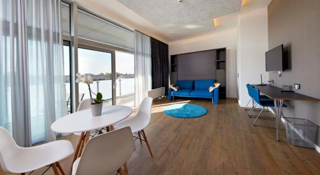Апартаменты c 1 комнатой Living Suites