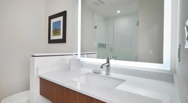 Номер Standard Four Points by Sheraton Edmonton West