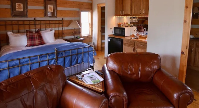 Двухместный номер Standard с балконом Dancing Bear Lodge