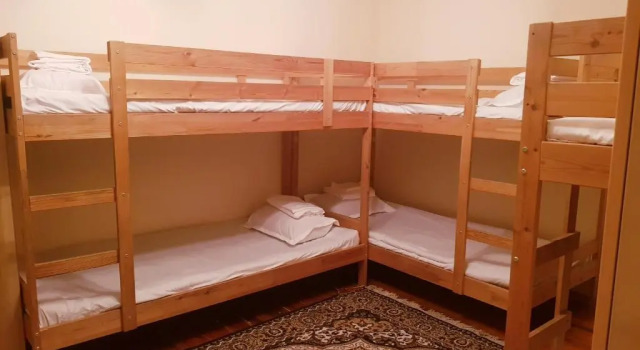 Hostel 888