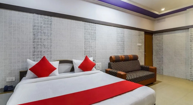 Oyo 30545 Hotel Jeevan Park