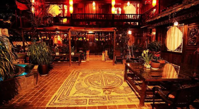 Tian Yu Sunshine Inn, Забронировать Отель Лицзян Юньнань, рядом с Улица Сквер-стрит Древнего города Даянь