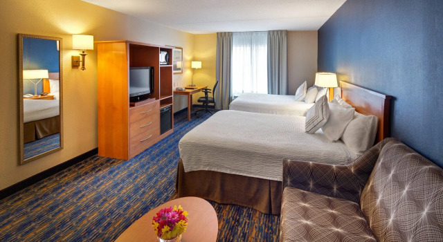 Четырёхместный номер Standard Fairfield Inn & Suites by Marriott Toronto Brampton