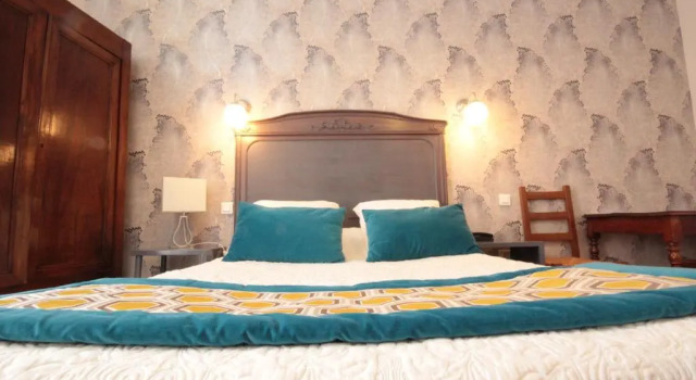 Трёхместный номер Standard Hôtel Des Arts, Artisanal et Indépendant