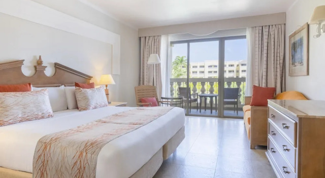 Номер Premium с видом на океан Iberostar Waves Rose Hall Beach - All Inclusive