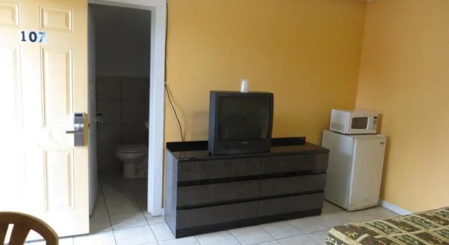 Номер Standard Travel Inn & Suites