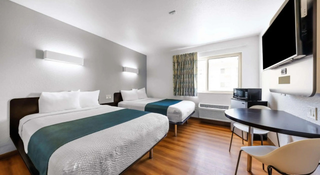 Motel 6 Seattle Sea - Tac Airport South, Book Motel Hoteller i SeaTac med pool, Swimmingpool