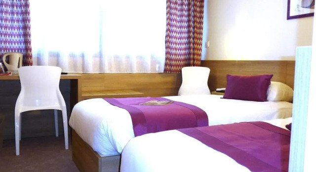 The Originals City, Logis dElbée, Cholet Nord, Prenota Hotel Hotel a Aquitania con colazione, Colazione