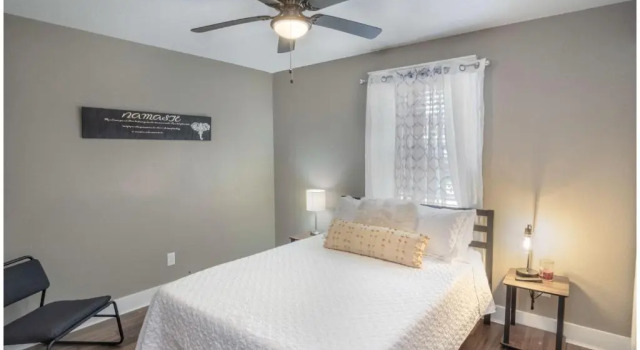 Коттедж с 3 комнатами Lovely 3 BR Home Only 9 Minutes From Downtown