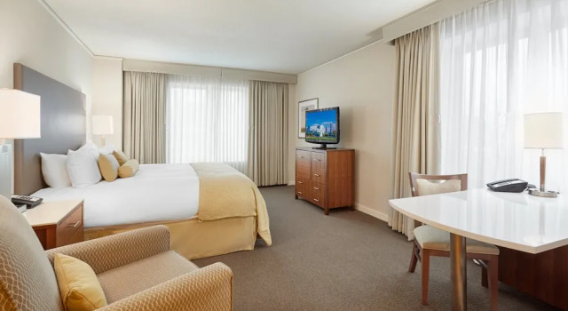 Номер Classic InterContinental Suites Hotel Cleveland by IHG