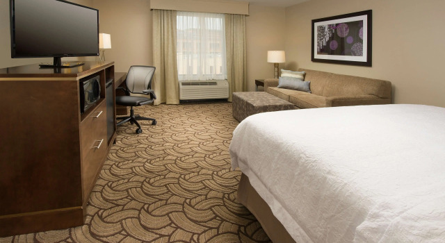 Hampton Inn & Suites San Antonio-Downtown/Market Square, Забронировать Отель Отели Сан-Антонио с парковкой, рядом с Alamo Plaza, Парковка