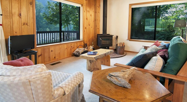 Index River Roost - Three Bedroom Cabin with River View, Varaa Hotelli Index Washington (state)