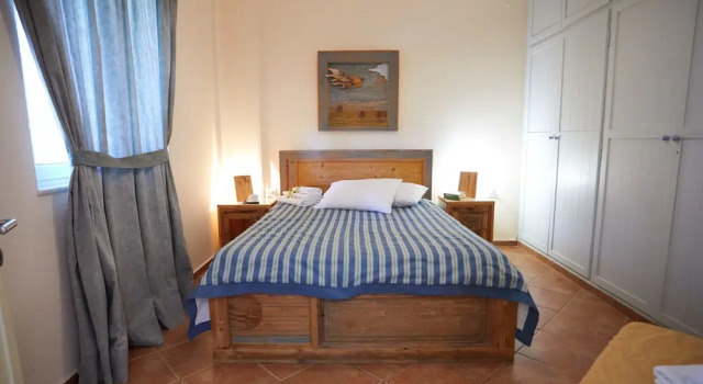 Семейные апартаменты с 2 комнатами с балконом и с видом на море Zorbas Apartments