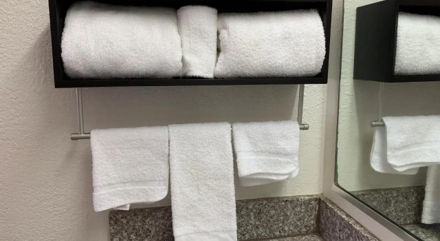 Четырёхместный номер Standard Royal Regency Inn