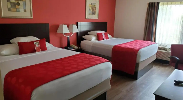 Четырёхместный номер Standard Ramada by Wyndham Newark/Wilmington
