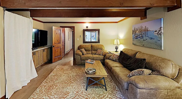 Brookside Townhome: 3 Beaches & Skiing Nearby townhouse
