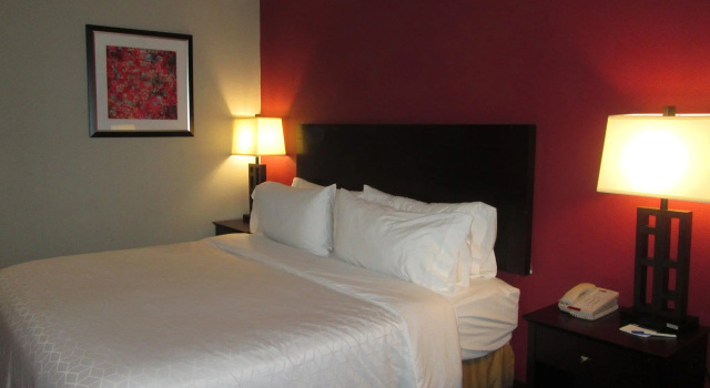 Двухместный номер Standard Holiday Inn Express Cloverdale - Greencastle by IHG