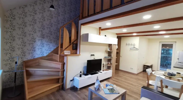 Nostalgija2, Boek Hotel Nida 