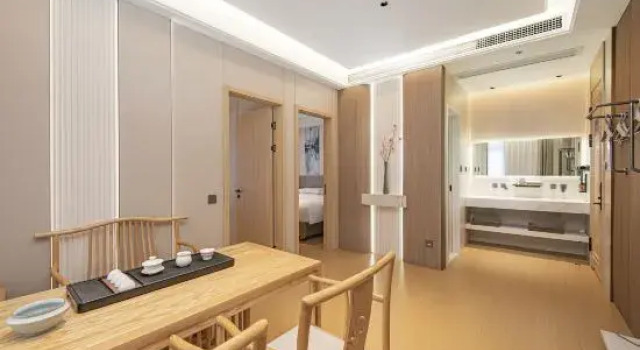 Семейный люкс Urba Hotel (Yantai Mountain Park Sancha Street Metro Station)