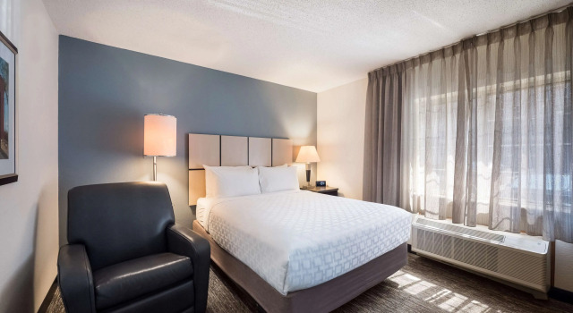 Двухместный люкс c 1 комнатой Sonesta Simply Suites Detroit Troy