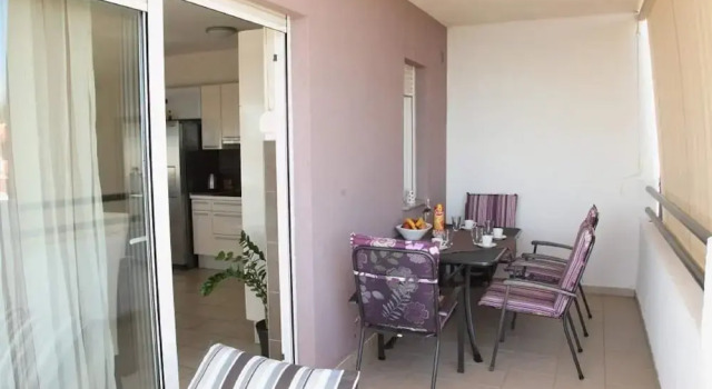 Apartment Toma - Comfort Two Bedroom Apartment With Terrace and Sea View