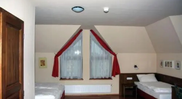 Publo Étterem Es Pizzéria, Rezervovat Hotel  