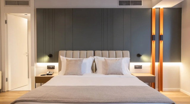 Двухместный номер Premium с балконом Hotel Elisa Tirana, Affiliated by Meliá