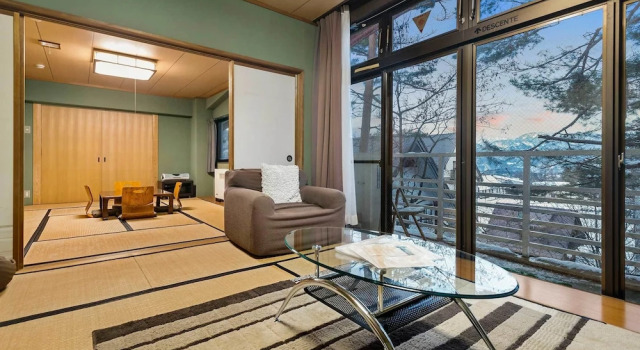 Люкс White Horse Hotel