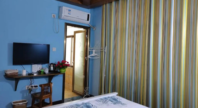 Двухместный номер Standard с видом на сад Zhangjiajie April Day Hostel