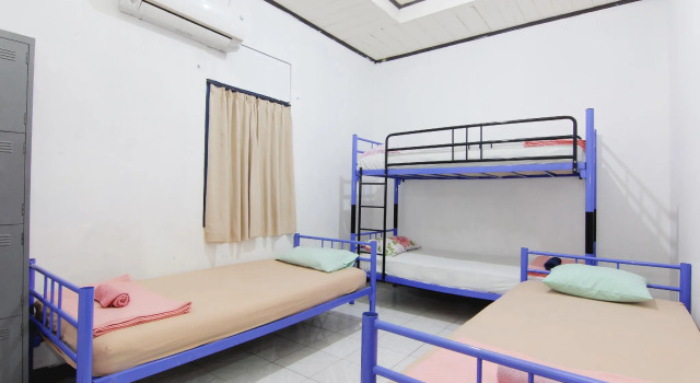 Arjuna Hostel, Reservar Albergue Hotéis baratos em Semarang, perto de Lawang Sewu