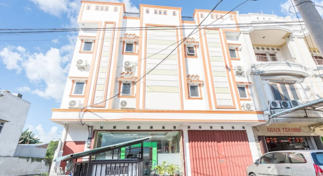 Airy Tatura Emmy Saelan 33 Palu, Prenota Hotel Hotel a Sulawesi con parcheggio, Parcheggio