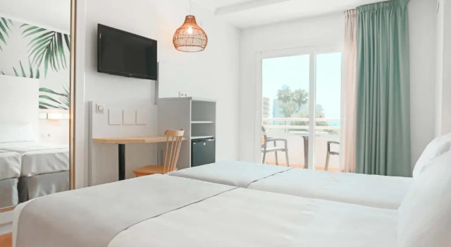 Двухместный номер с балконом и with sea / pool view ALEGRIA Florida & Spa