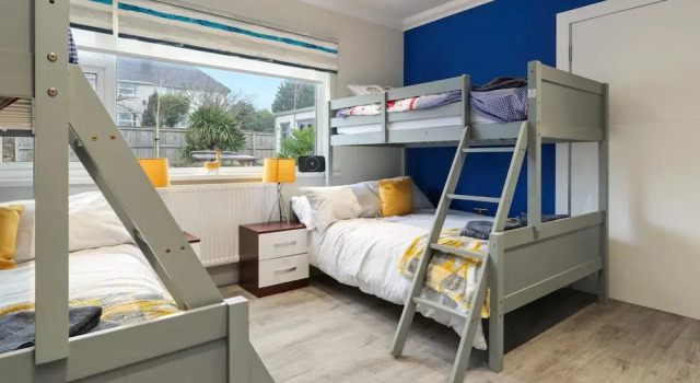 Апартаменты с 3 комнатами Ocean Waves - Ground Floor Apartment Pet Friendly Enclosed Garden