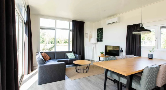 Luxurious Chalet with Outdoor Sauna, 5 Km. From Valkenburg