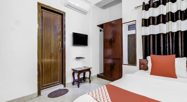 OYO 10572 Kalpataru Guest House, Book Pension Gæstehuse i Assam, Pension