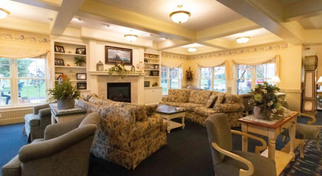Essenhaus Inn & Conference Center, Rezerwuj Hotel Middlebury Indiana