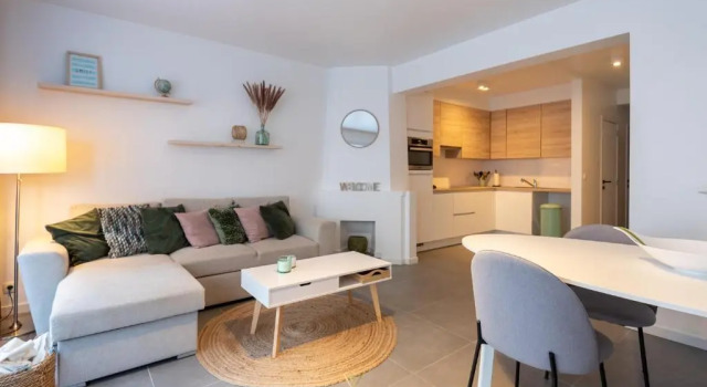 Апартаменты Spacious apartment closeby the sea and city center, Ijzerstraat 9