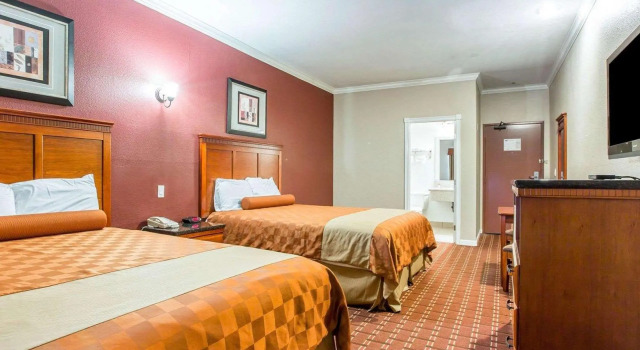 Четырёхместный номер Standard Rodeway Inn & Suites Pasadena