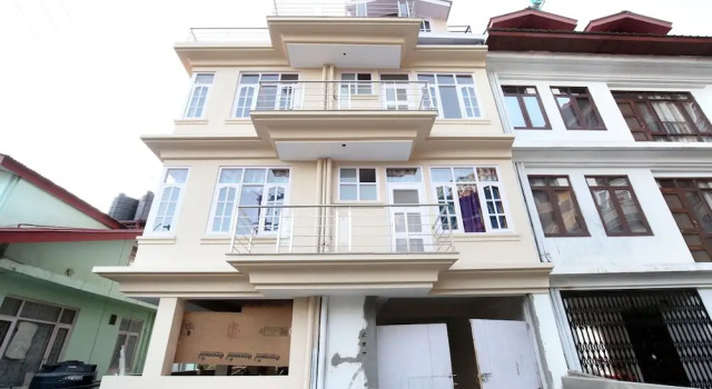 OYO 10975 Home Modern 2BHK Sector 6 New Shimla, Забронировать Отель Шимла 