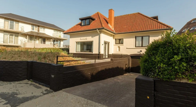 Explore the Beaches and History of Belgium at Koksijde, Забронировать Отель Отели Западной Фландрия 3 звезды, 3*