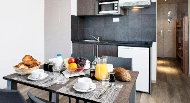 Апартаменты Grand с балконом SOWELL RESIDENCES Pierre Blanche