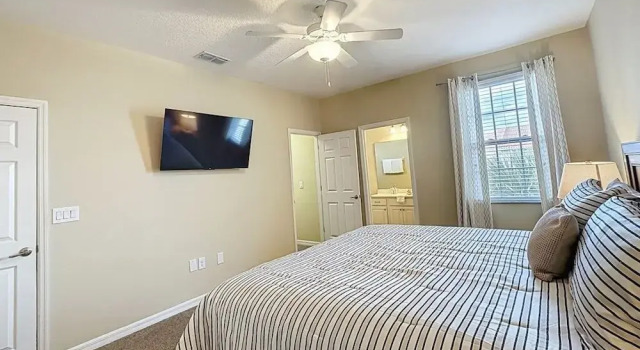 Veranda Home, 8br, 6 En-suites, Lake View,pool/spa 8 Bedroom Villa by RedAwning
