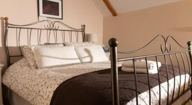 Les Trois Etangs, Book Hotel La Patrie 