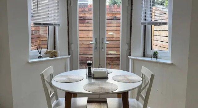 The Cellar Suite Pontefract, Varaa Huoneisto Asunnot kohteessa Merseyside, Huoneisto