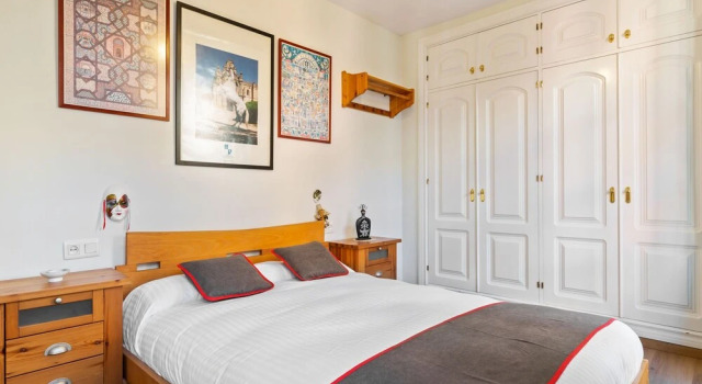 Quaint Apartment in Granda With Terrace, Забронировать Апартаменты/квартира Гранада Granada Province, рядом с Музей народных традиций и искусств Los Tiros de Granada
