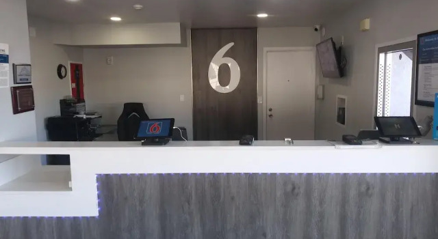 Studio 6 West Sacramento CA, Забронировать Отель Уэст-Сакраменто штат Калифорния