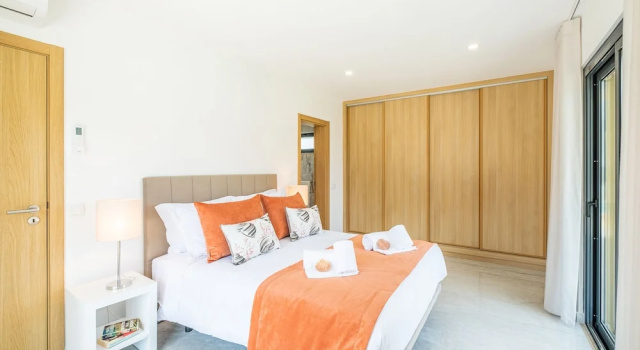 Вилла с 4 комнатами с балконом и с видом на бассейн Villa Coral Bay - Moradia familiar com piscina aquecível e BBQ em Albufeira