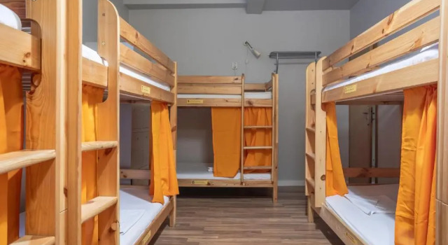 Кровать в общем номере Target Hostel