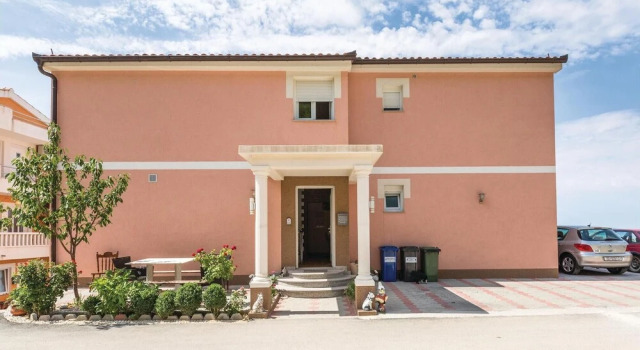 Beautiful Home in Lokva Rogoznica With Wifi and 1 Bedrooms